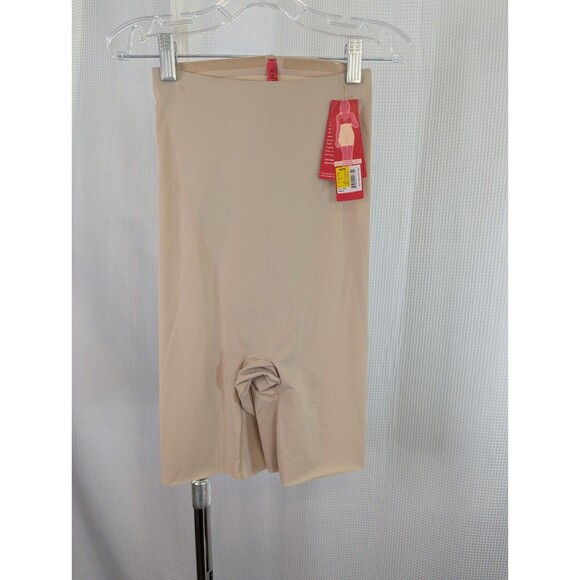 NWT Spanx Thinstincts Mid-Thigh Size Medium Slimming Shaper Shorts Natural (N04) - Picture 2 of 4
